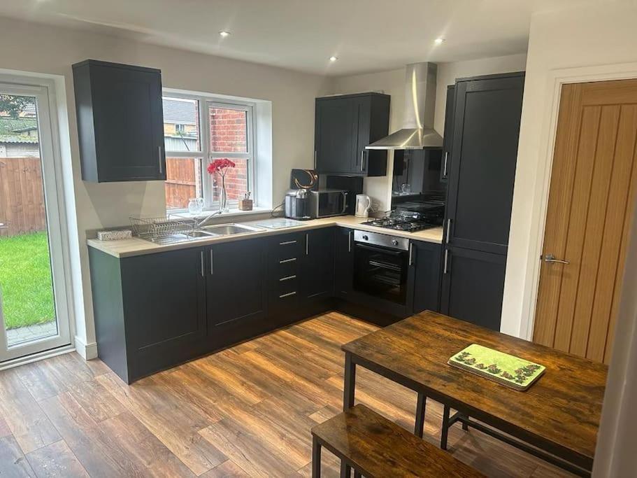 Immaculate House In Doncaster Villa Cantley  Bagian luar foto